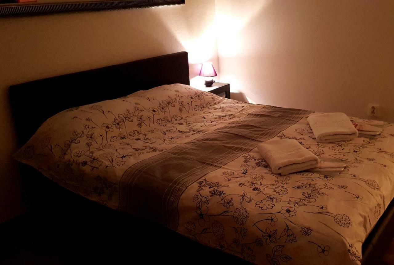 Central Apartment Dumdix Braşov Esterno foto